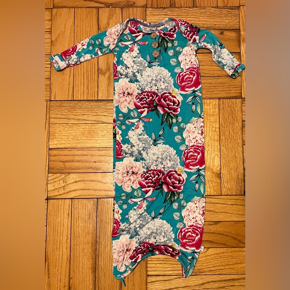 EUC Posh Peanut Eloise Zippered Gown 0-3 Months